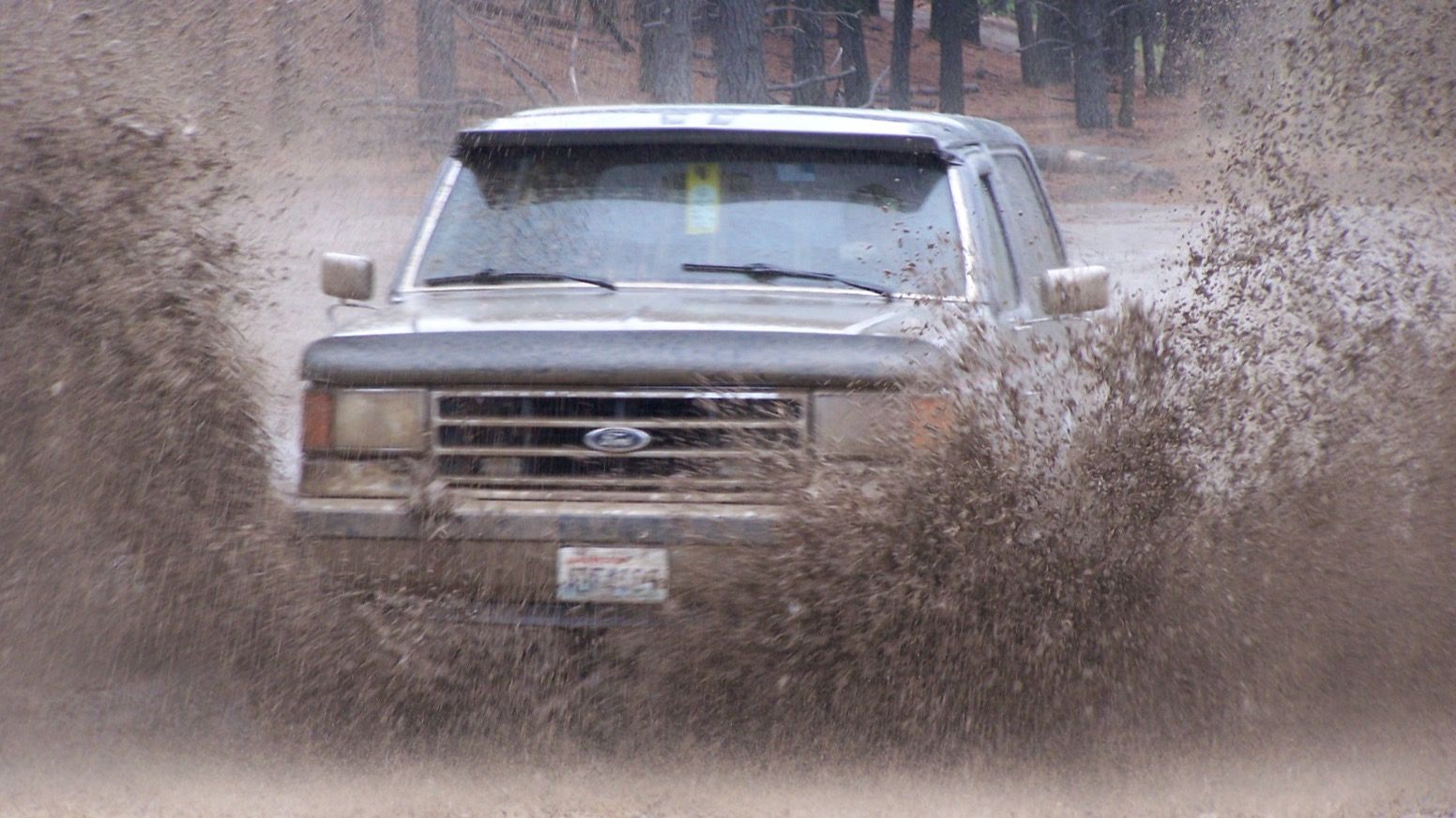 1989 Ford Bronco, full-size F-Series-based SUV — front three-quarter view