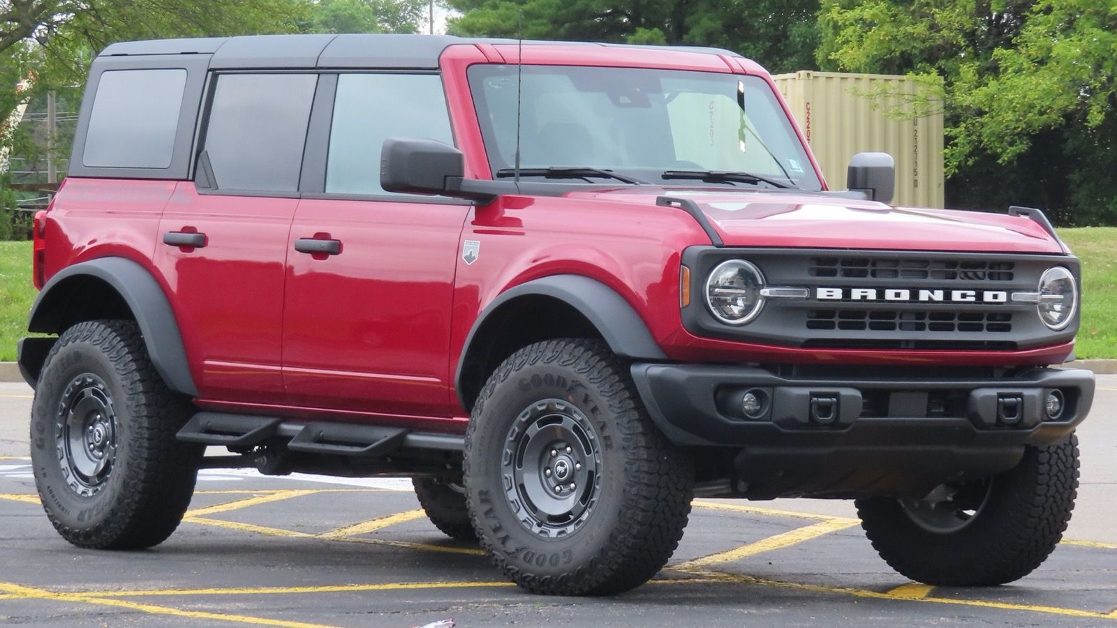 2025 Ford Bronco Big Bend 4-door with Sasquatch package — front three-quarter view