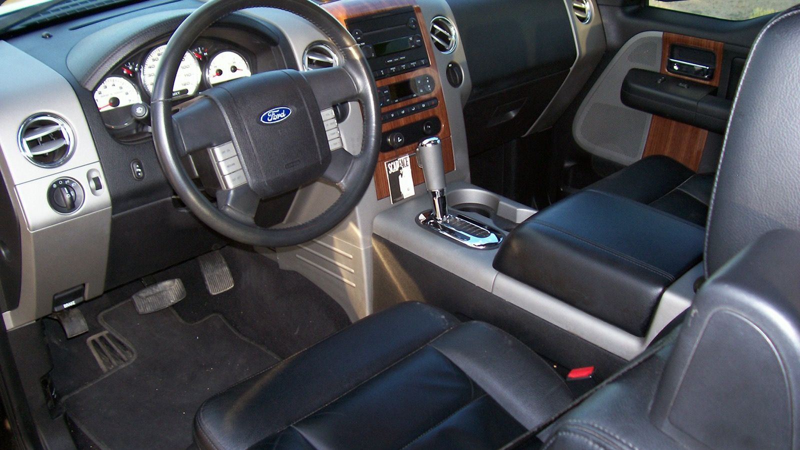 2004 Ford F-150 lariat pickup truck, front three-quarter view
