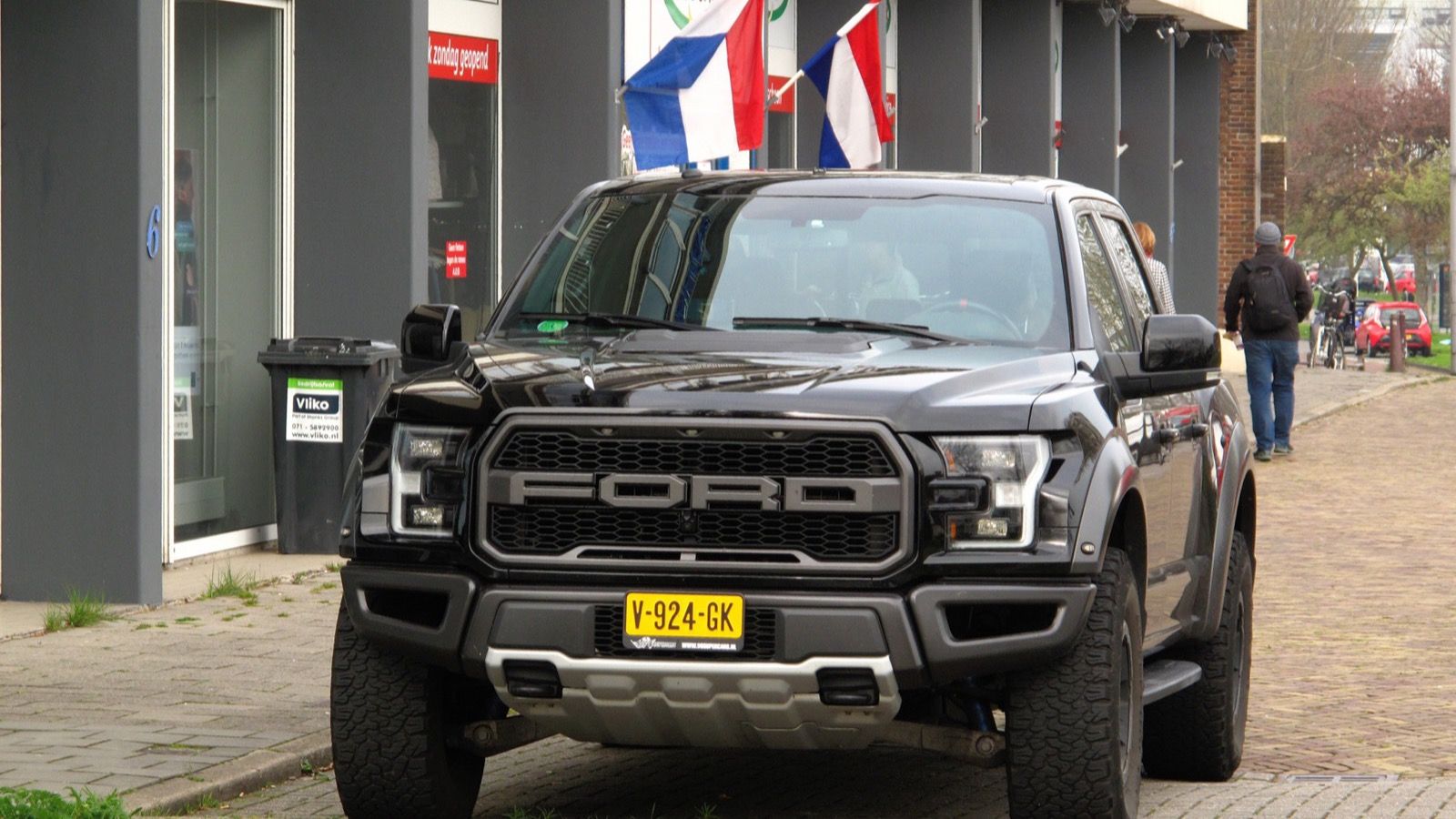 Thirteenth-generation Ford F-150 — 2017 raptor, front three-quarter view