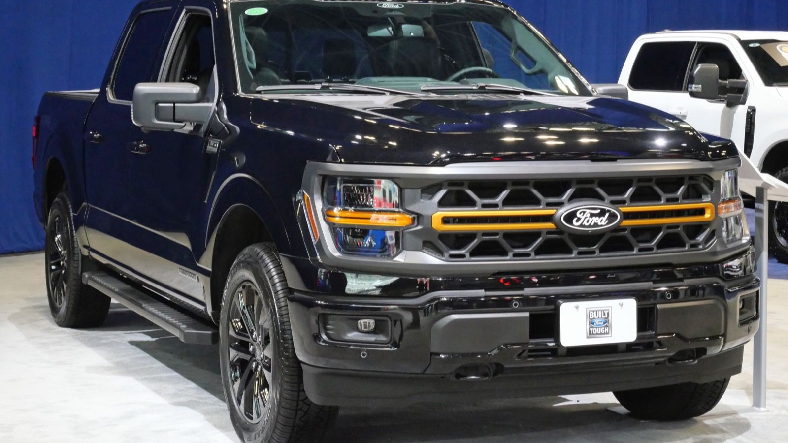 2025 Ford F-150 xlt pickup truck, front three-quarter view