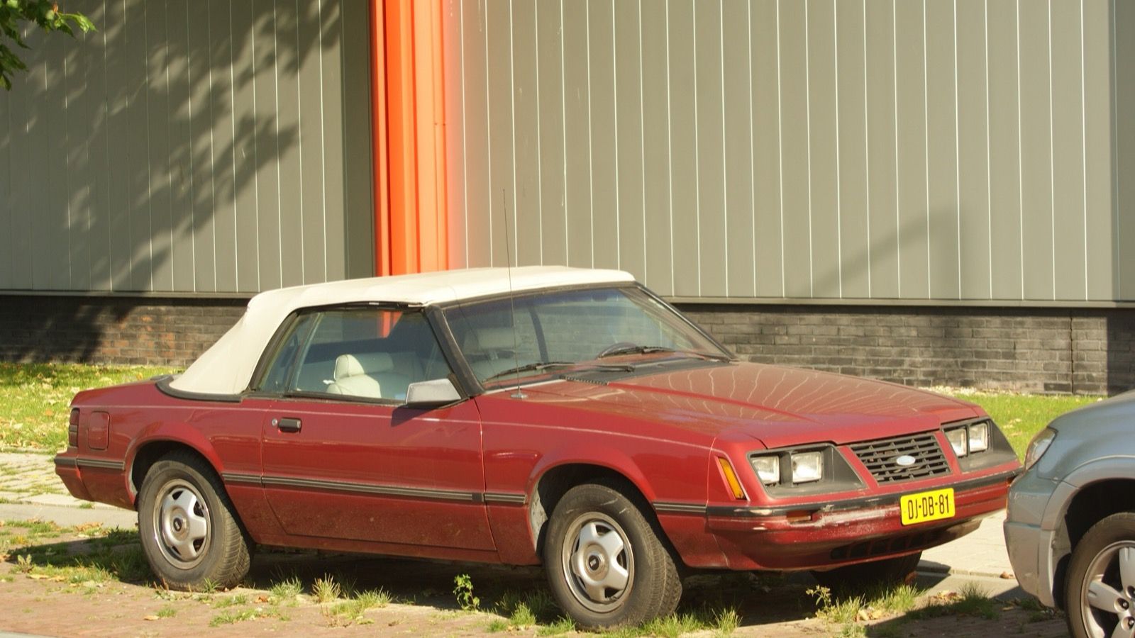 1983 Ford Mustang — exact-model-year Commons photograph