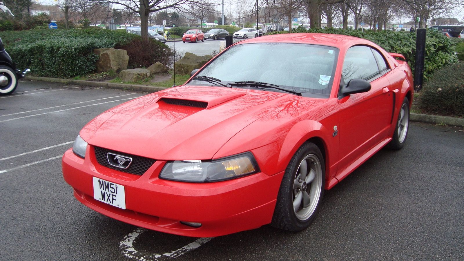 2002 Ford Mustang — exact-model-year Commons photograph