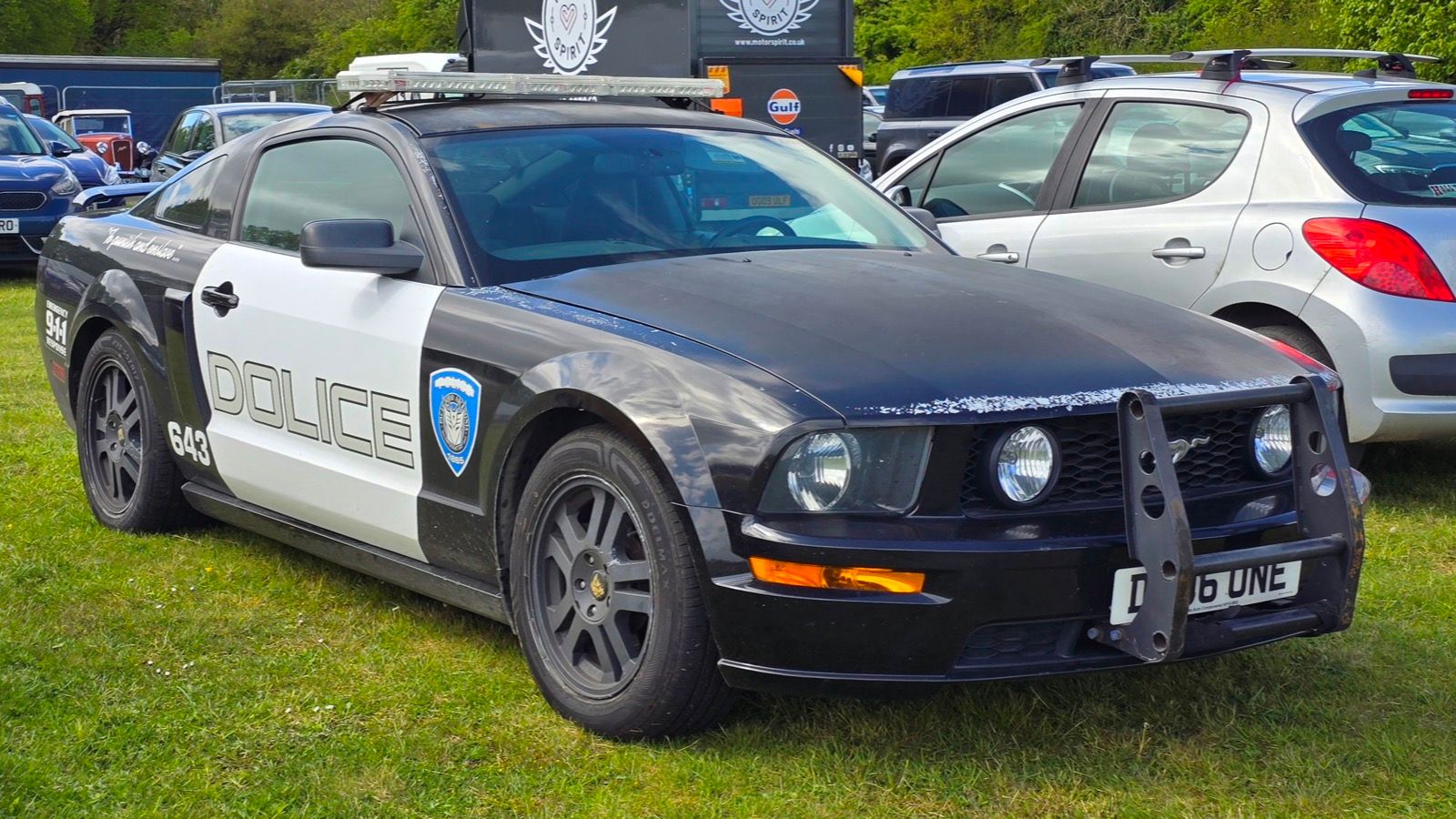 2007 Ford Mustang — exact-model-year Commons photograph