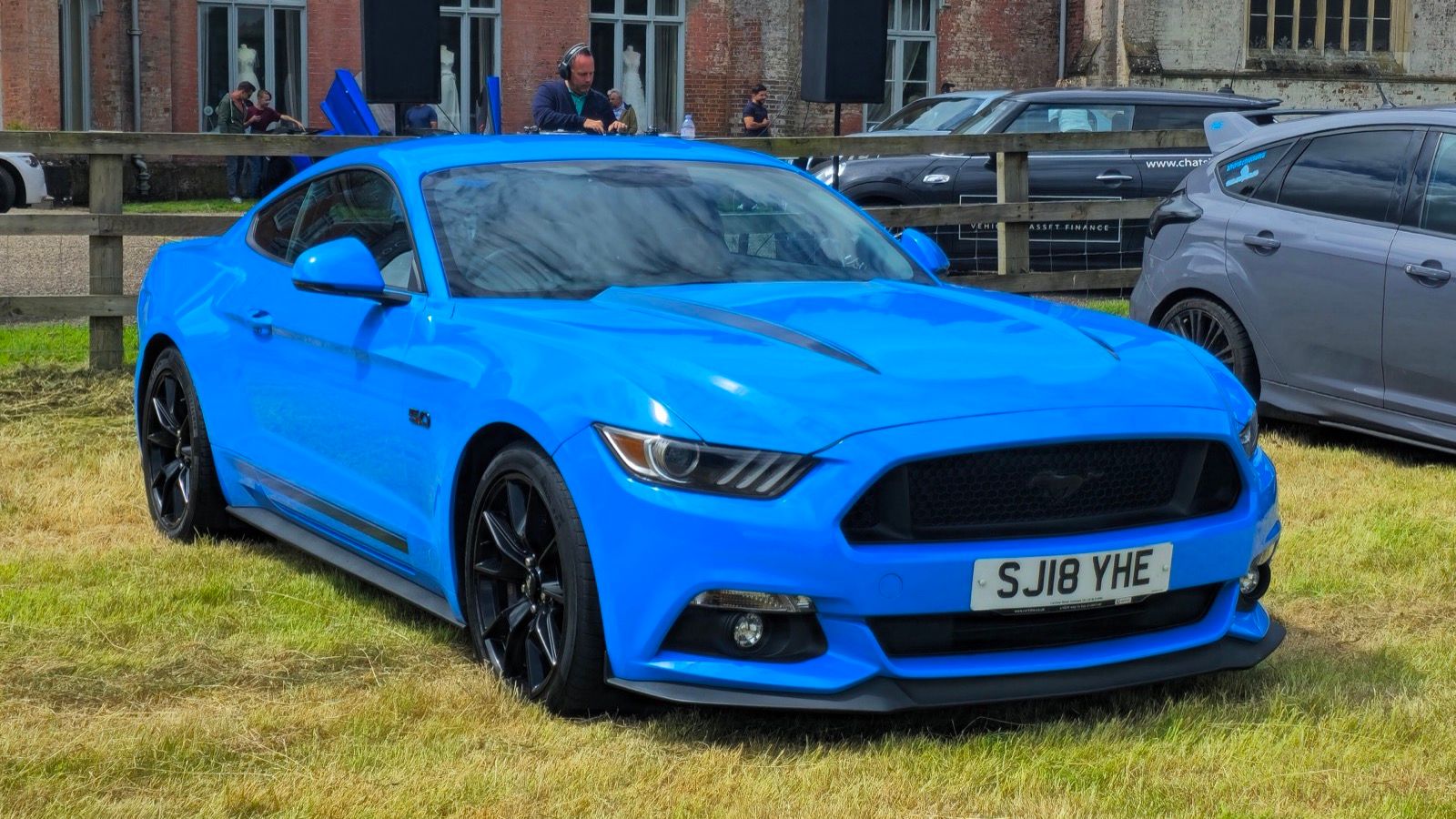 2018 Ford Mustang — exact-model-year Commons photograph