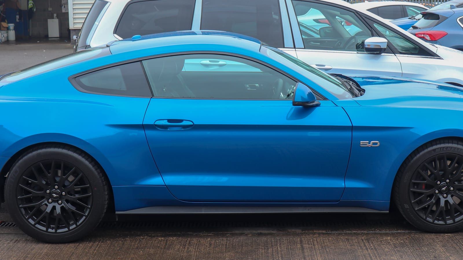 2019 Ford Mustang (S550) — blue GT 5.0 facelift, right side profile