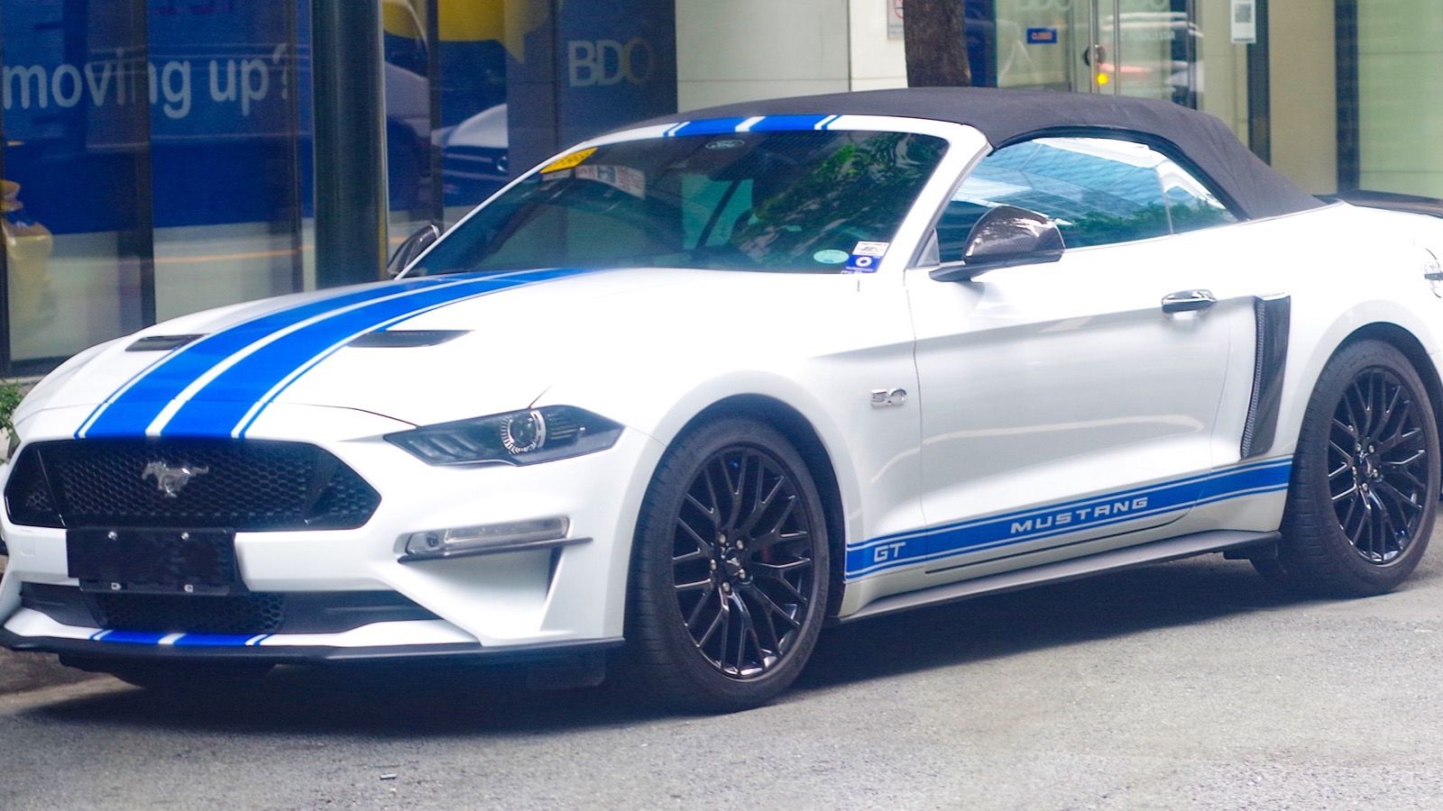 2023 Ford Mustang — exact-model-year Commons photograph