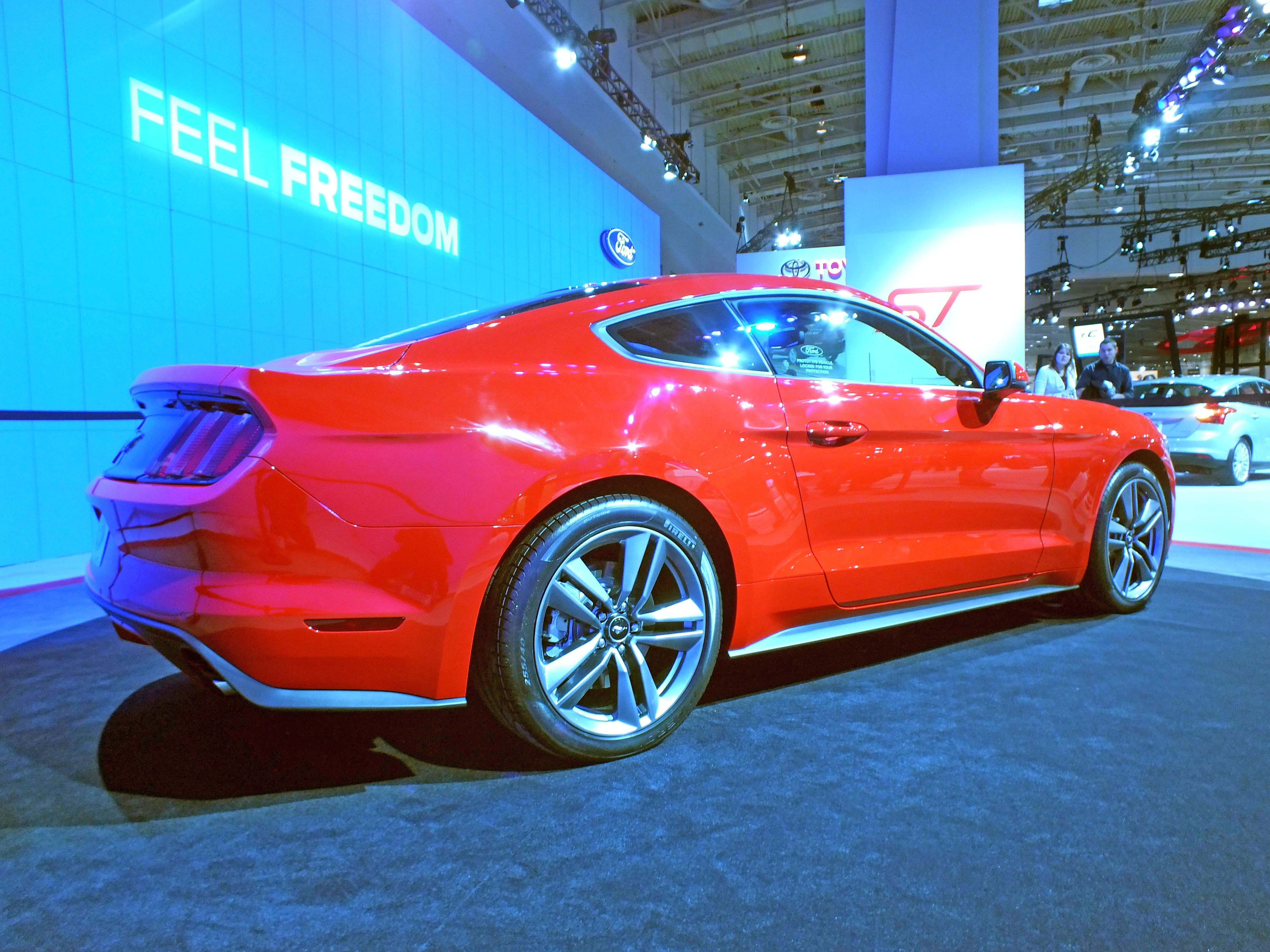 2015 Ford Mustang, sixth generation S550 — side profile