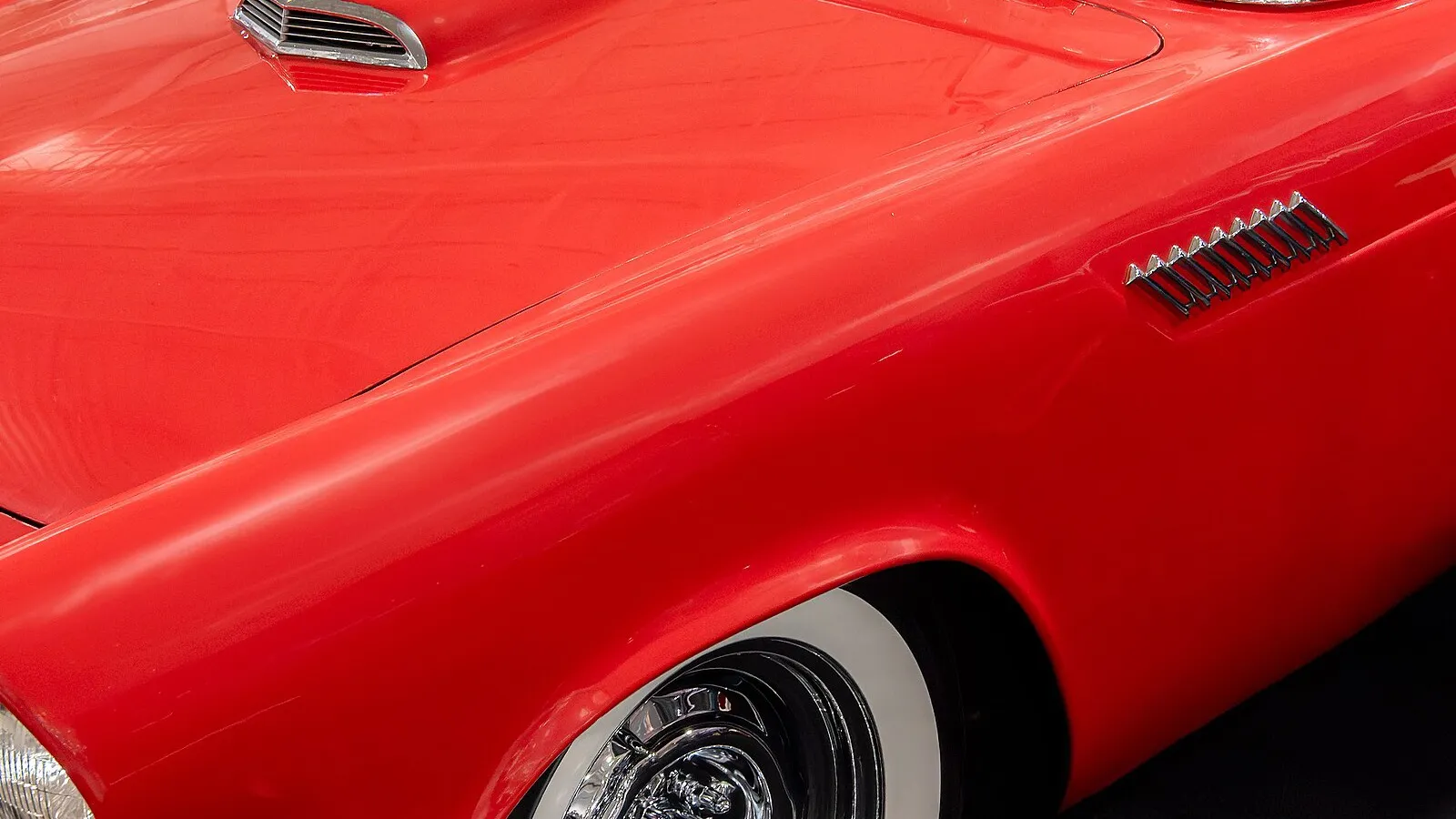 1955 Ford Thunderbird, white convertible, front three-quarter view