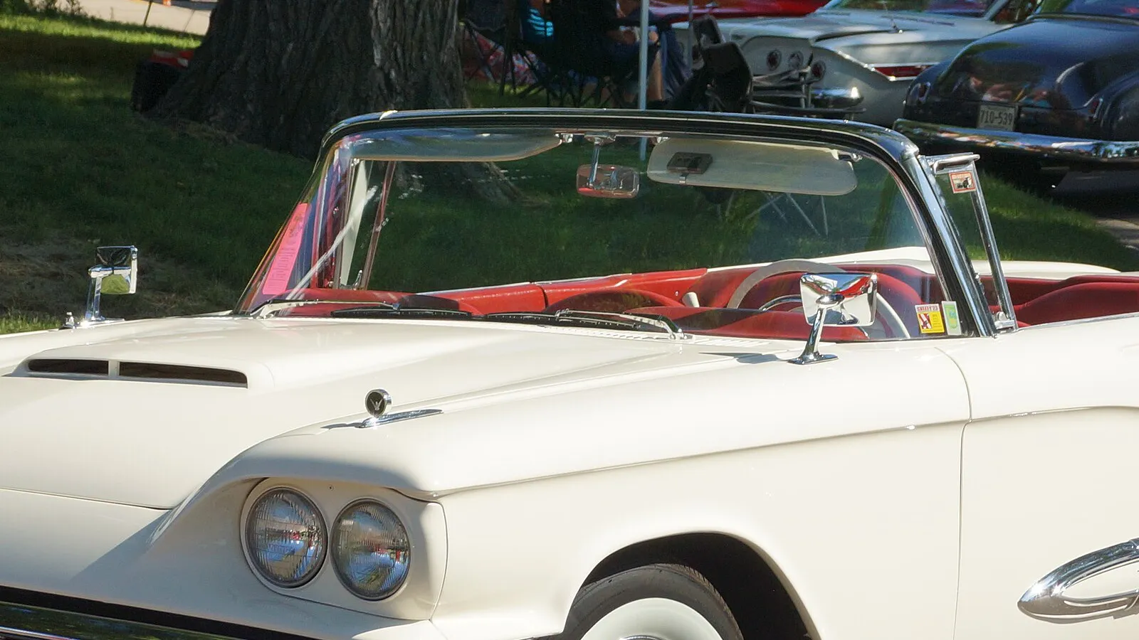 1959 Ford Thunderbird convertible, front three-quarter view