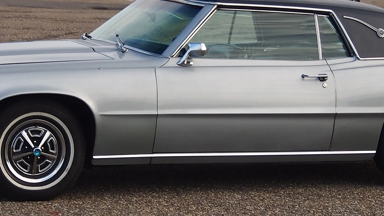 1968 Ford Thunderbird hardtop, front three-quarter view