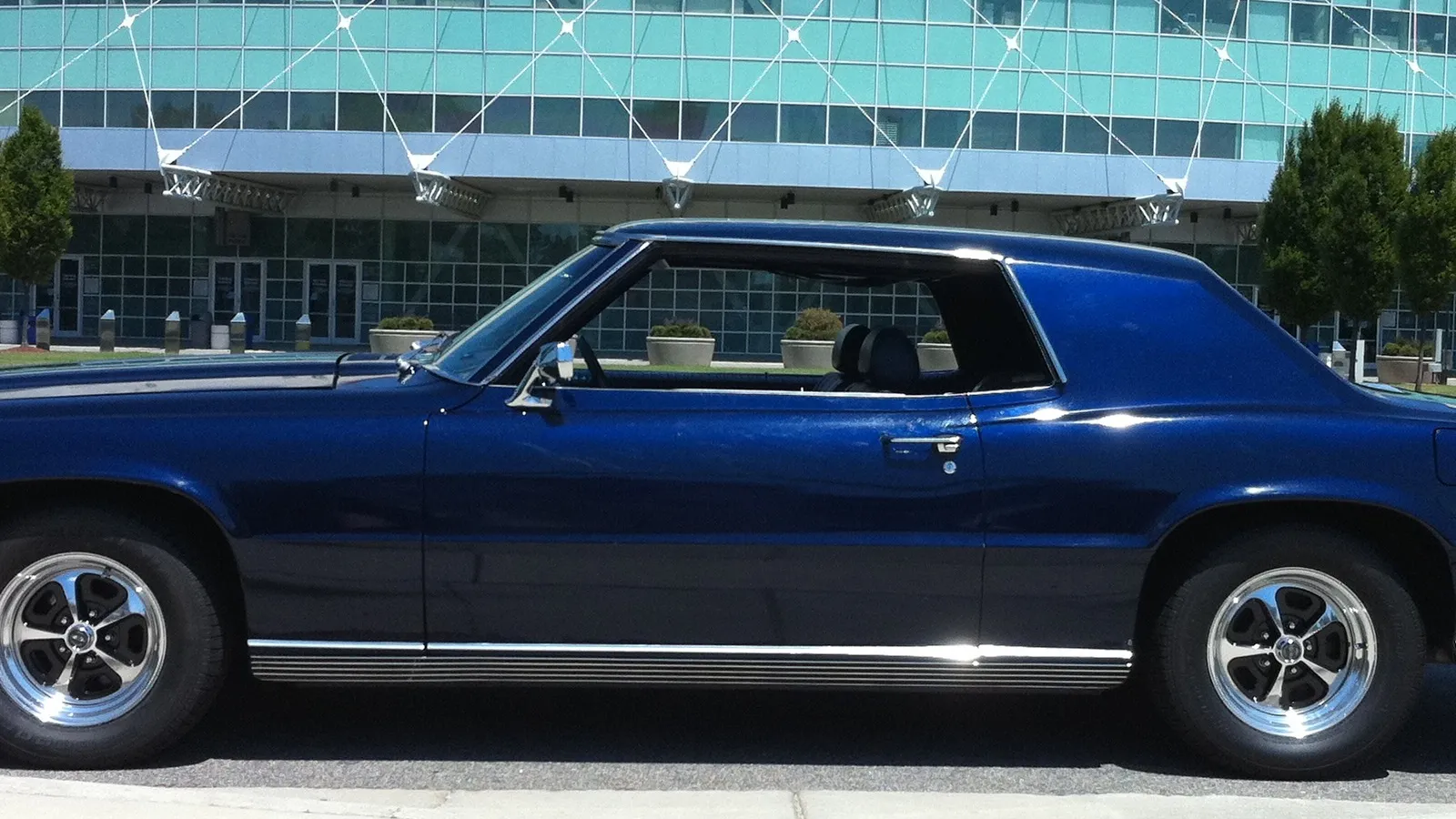 1969 Ford Thunderbird coupe, front three-quarter view