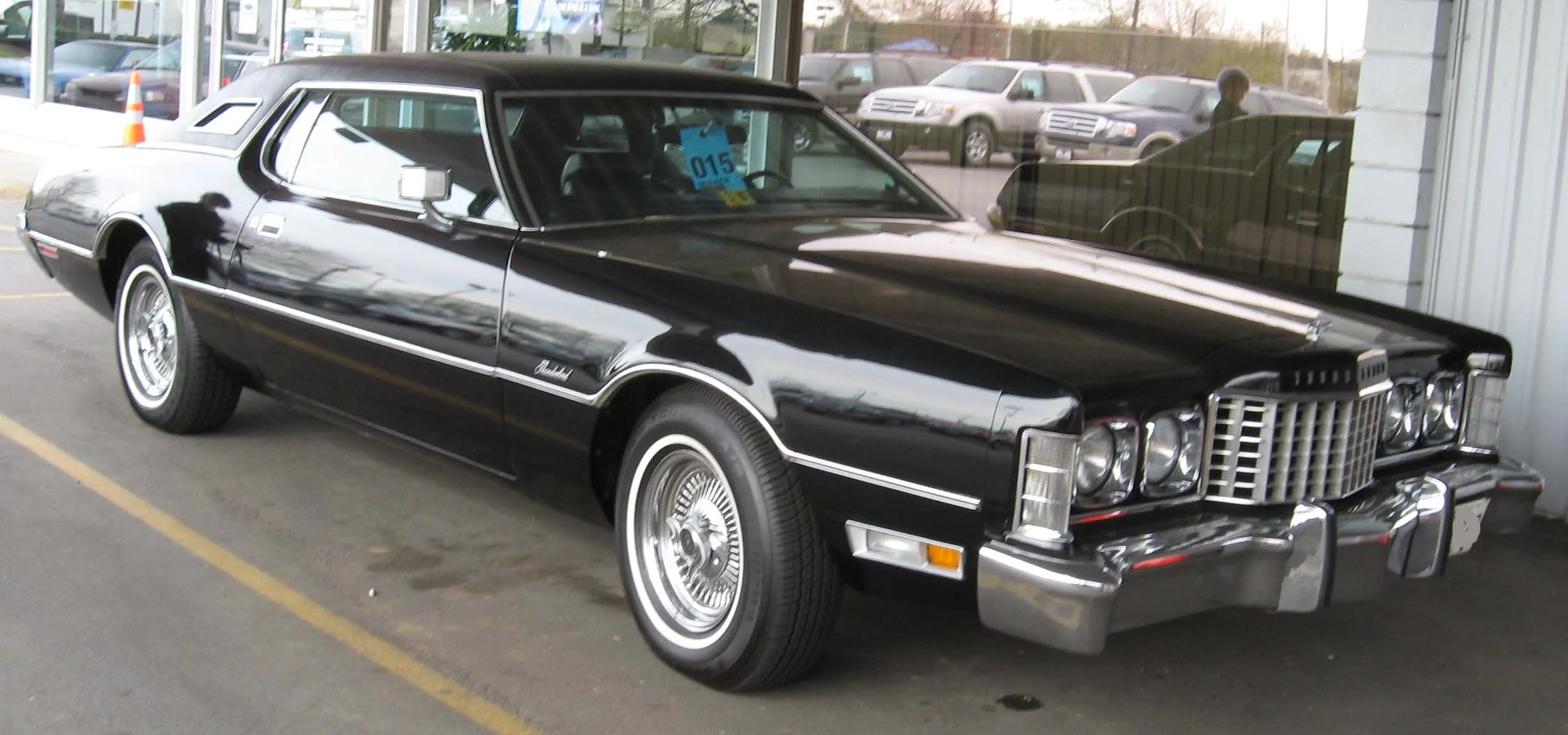 1974 Ford Thunderbird coupe, front three-quarter view