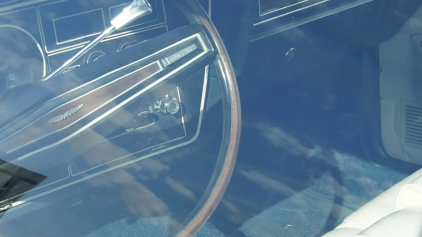 1972 Ford Thunderbird coupe, front three-quarter view