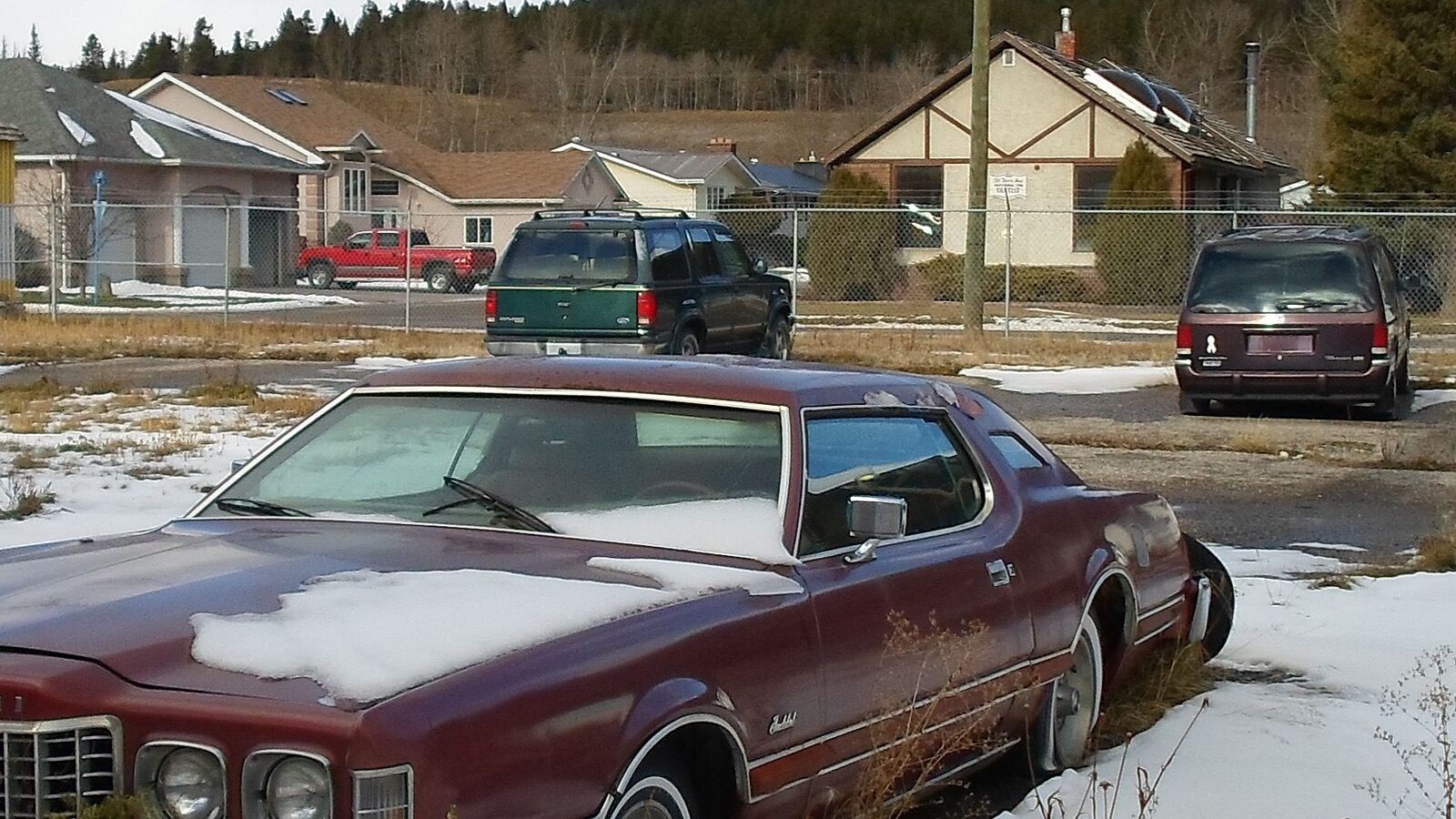 1975 Ford Thunderbird, personal-luxury era — coupe, front three-quarter view