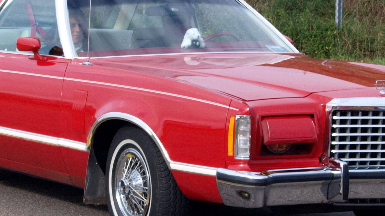 1977 Ford Thunderbird, personal-luxury era — coupe, front three-quarter view
