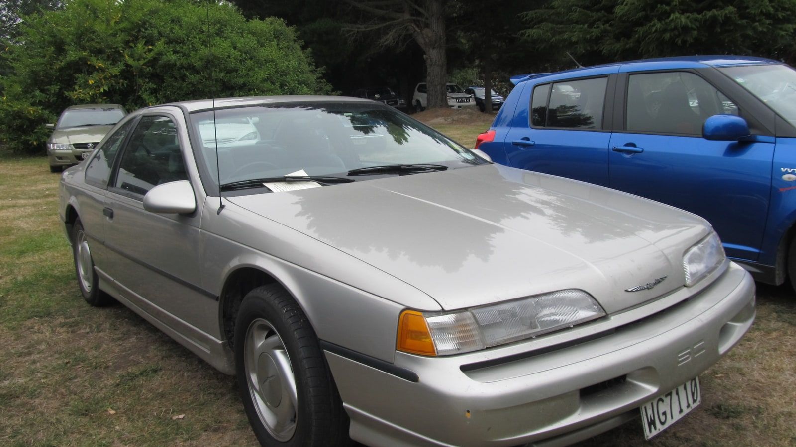 1990 Ford Thunderbird — exterior view