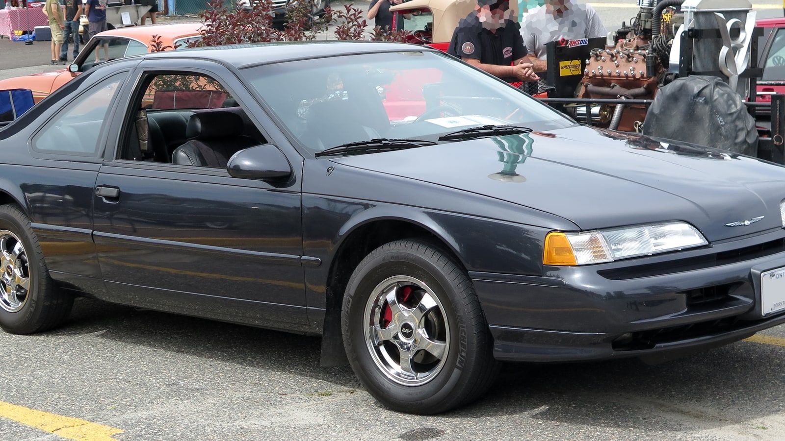 1993 Ford Thunderbird — exterior view