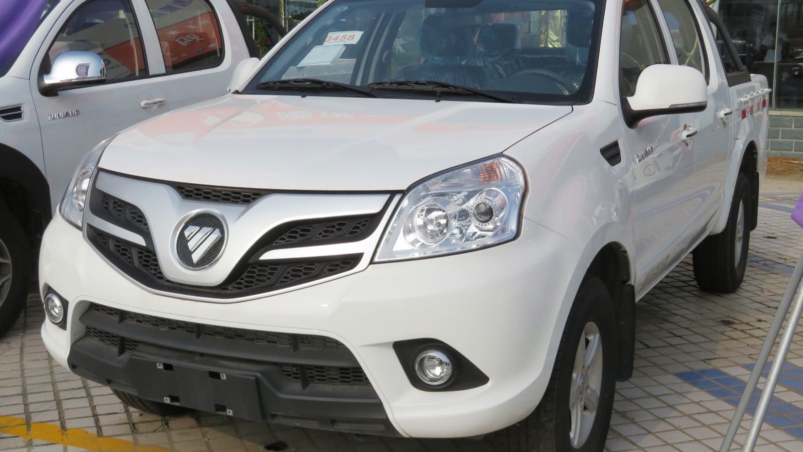 White 2017 Beiqi-Foton Tunland E3 double-cab pickup in China, front three-quarter view