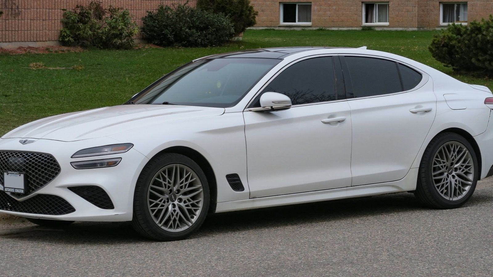 White 2022 Genesis G70 2.0T Advanced AWD, front left three-quarter view