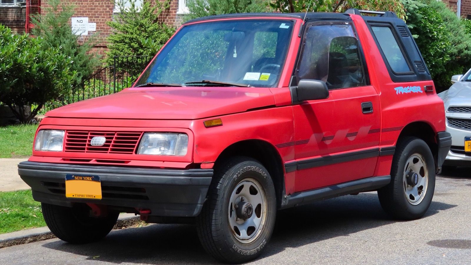 1994 Geo Tracker 1.6-liter two-door convertible, front view