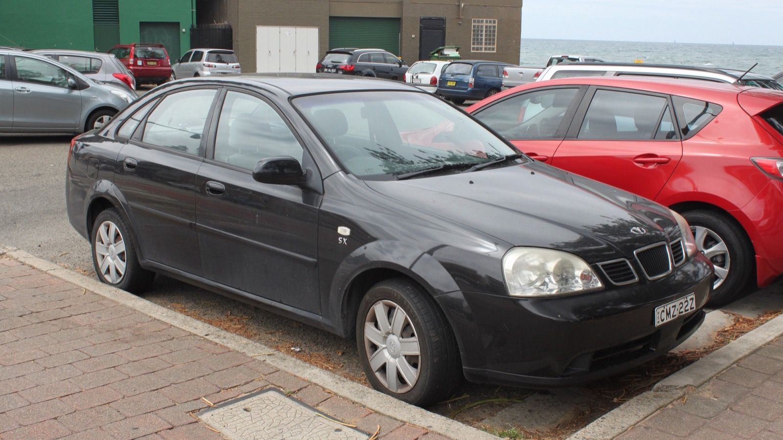 Black 2003 Daewoo Lacetti (J200) SX sedan, front three-quarter view