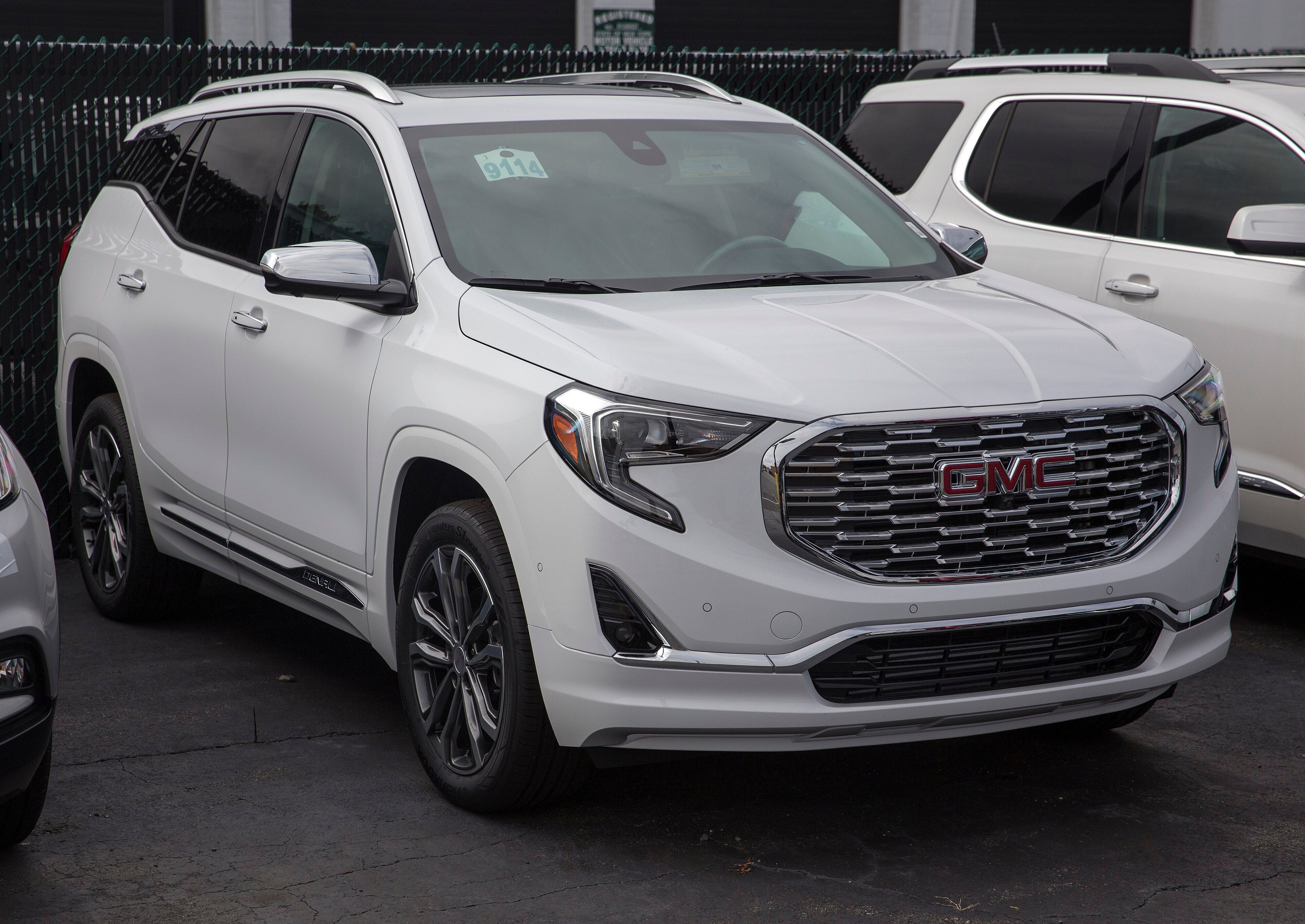 2018 GMC Terrain Denali second-generation compact crossover, front right view