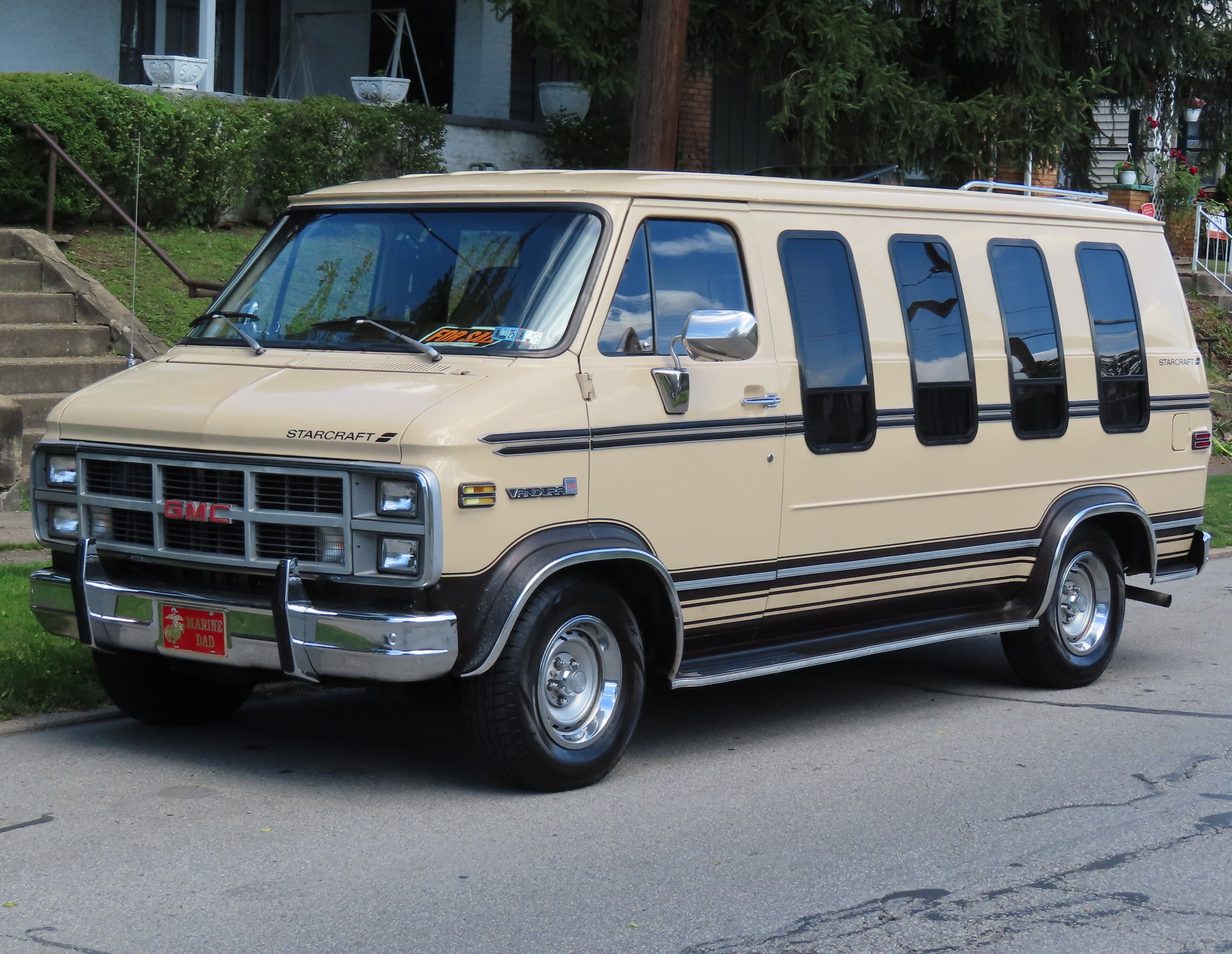 1984 GMC G-2500 Vandura Starcraft conversion van, front left view