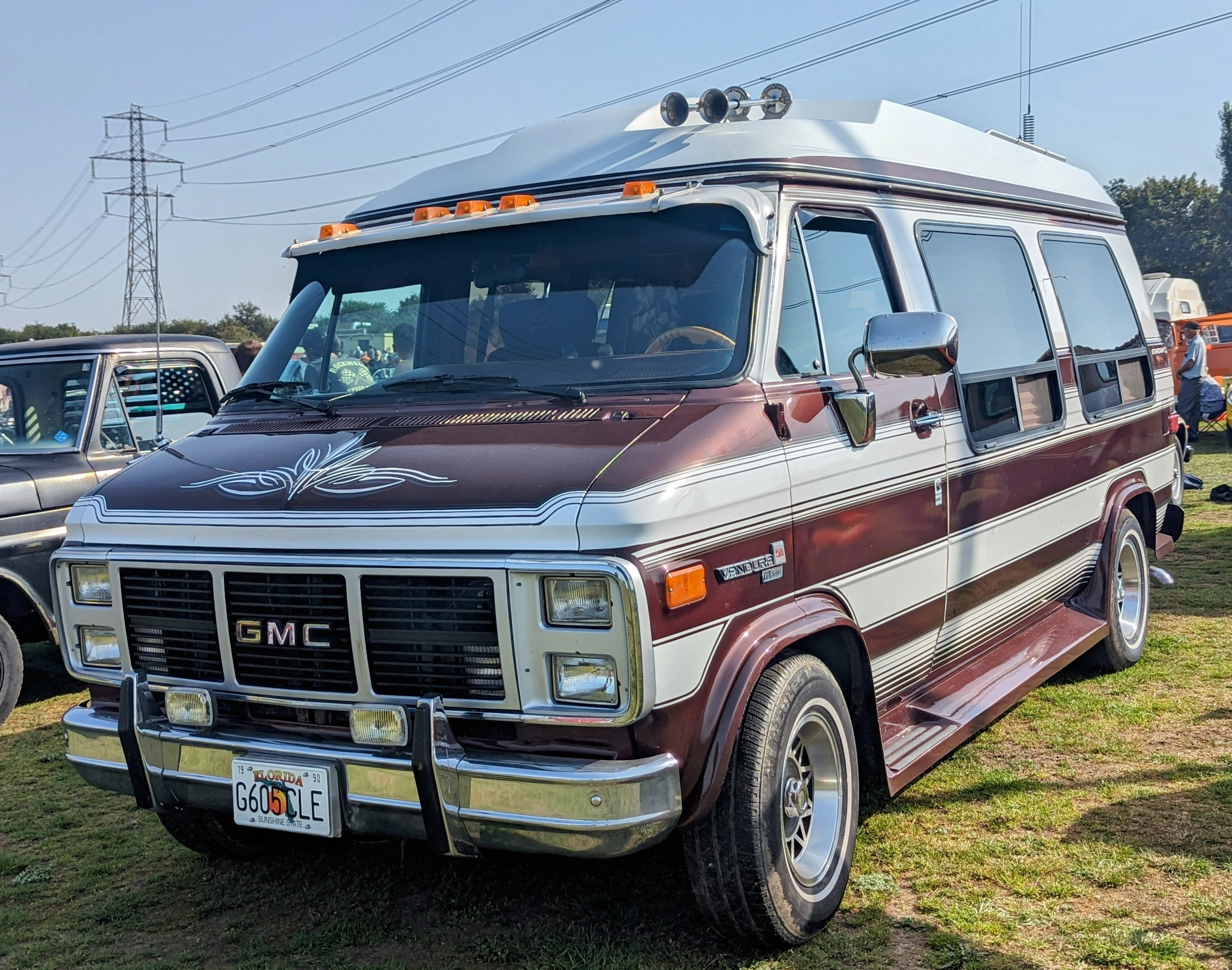 1990 GMC Vandura 2500 GT Series full-size van, front three-quarter view