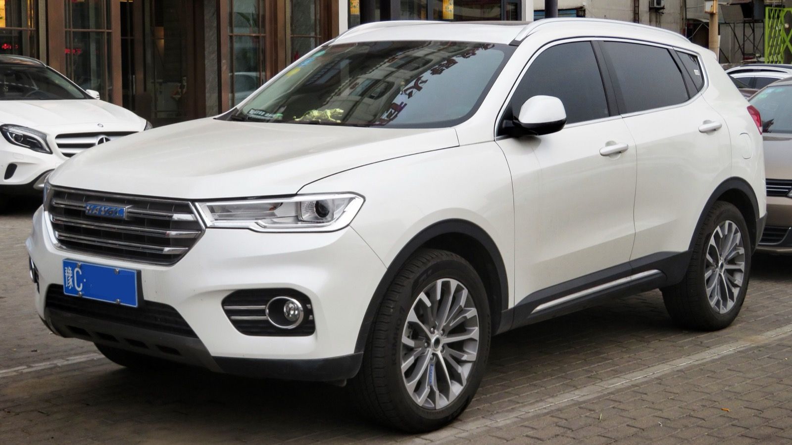 White 2018 Great Wall Haval H6 SUV, front three-quarter view
