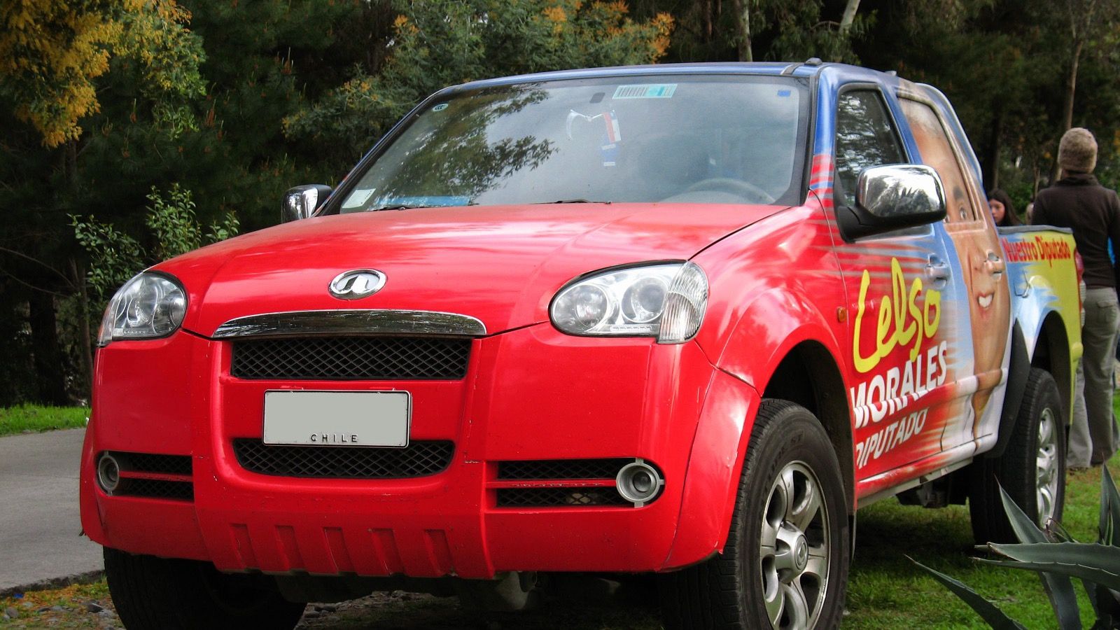 Red first-generation Great Wall Wingle 4x4 double-cab pickup, front three-quarter view