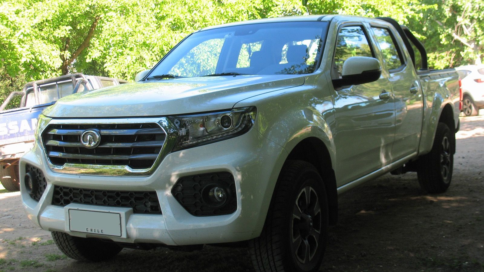 Silver 2023 Great Wall Wingle 7 Elite double-cab pickup, front three-quarter view