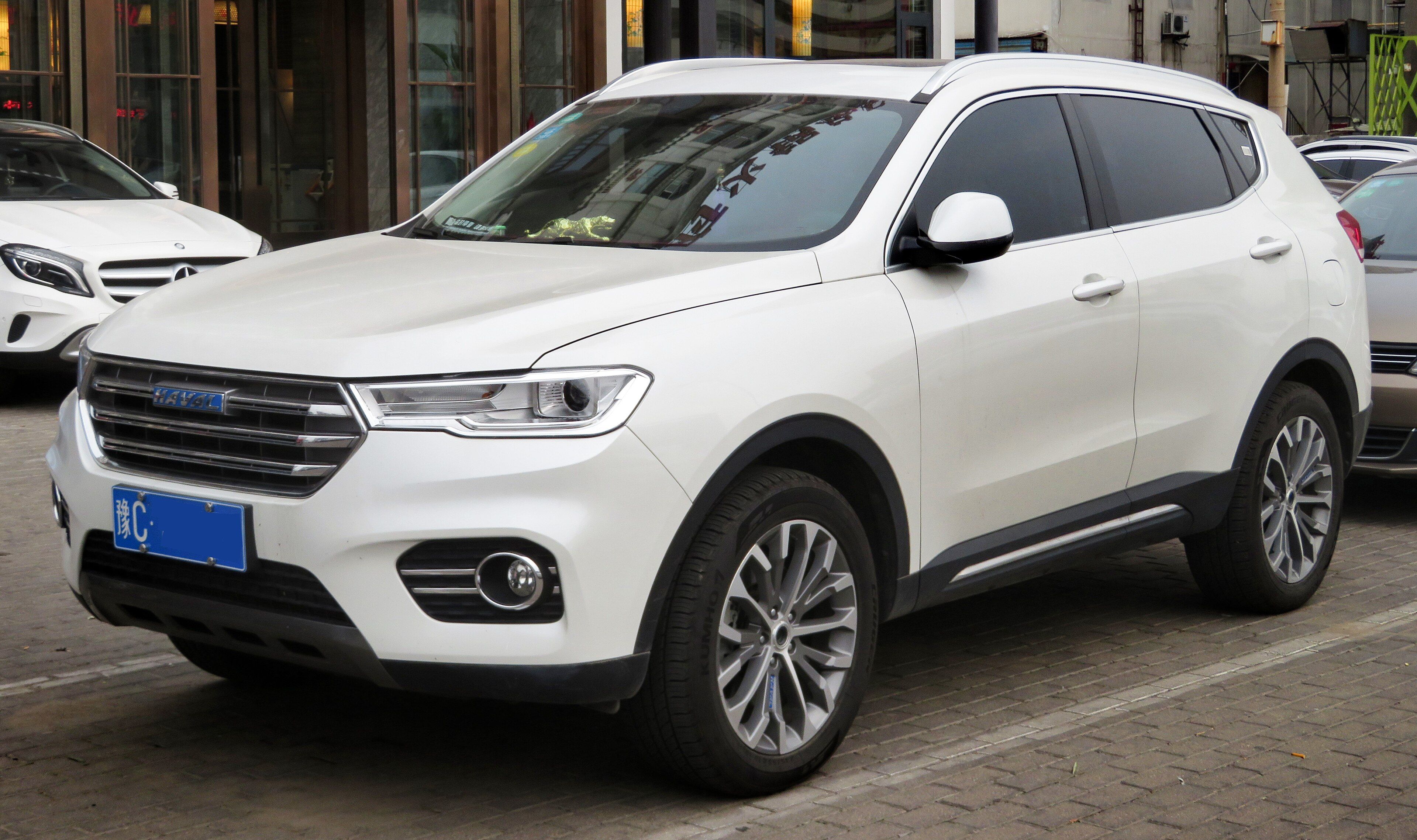White 2018 Haval H6 compact SUV, front three-quarter view