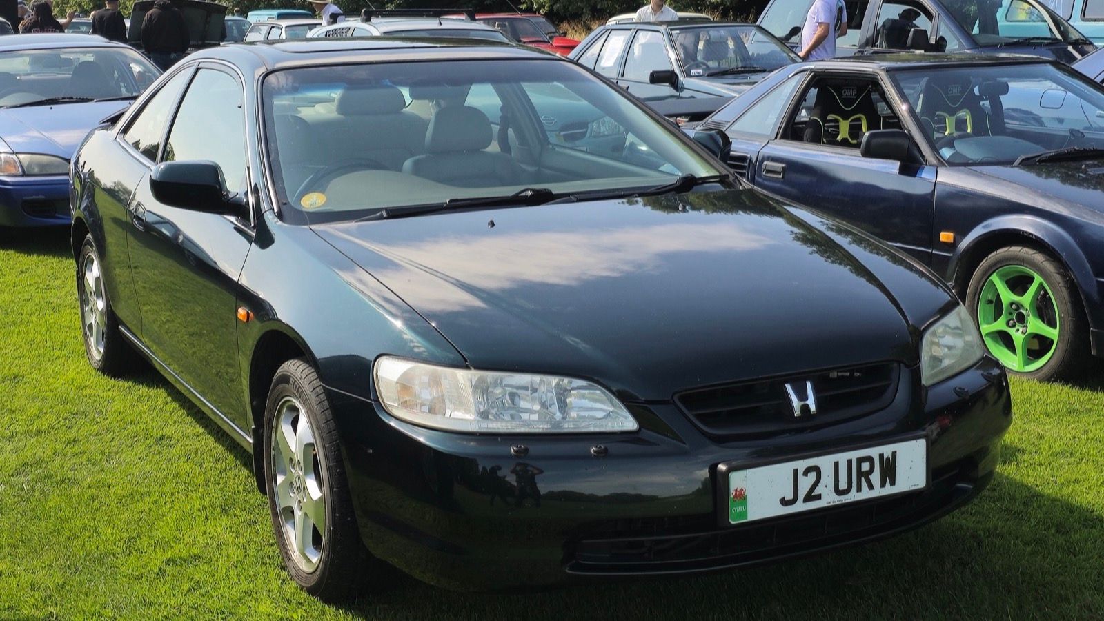 Black 2001 Honda Accord V6 coupe, front three-quarter view