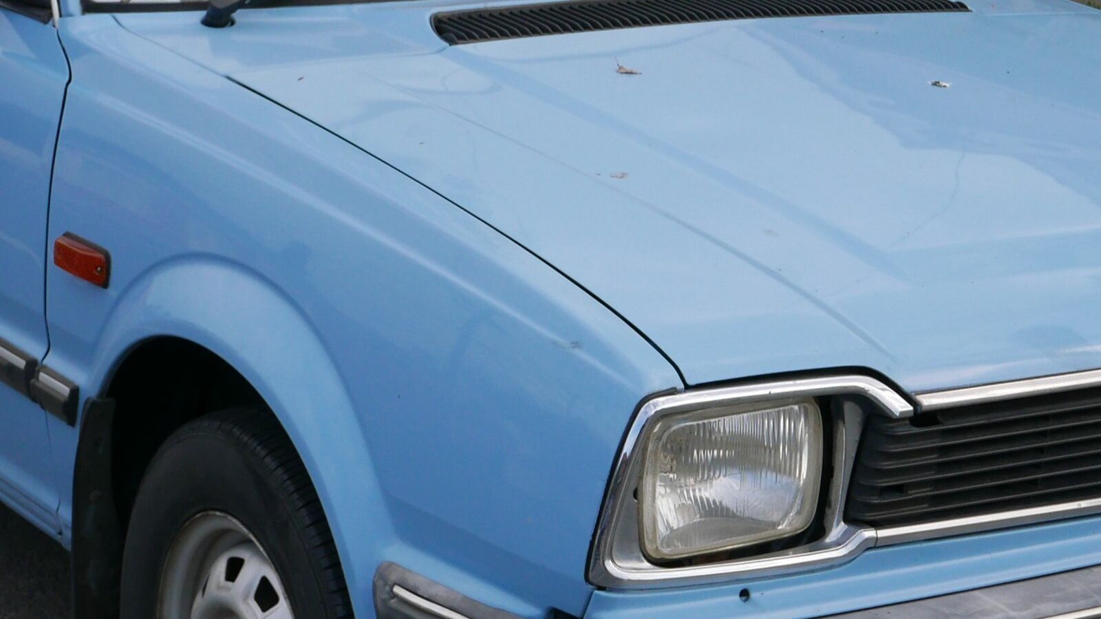 1982 Honda Civic, SS/SL second generation — white hatchback, front three-quarter view