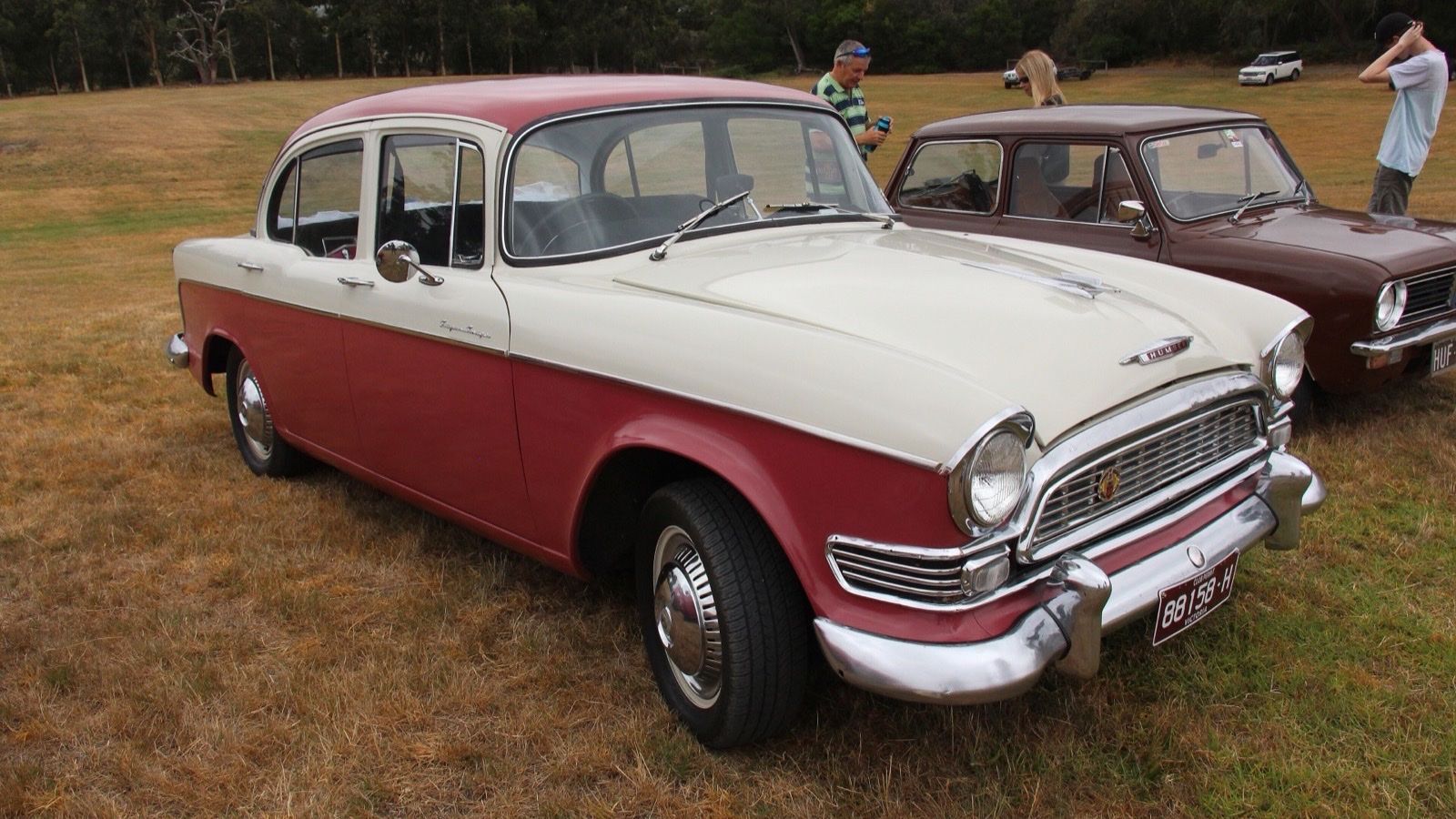 Two-tone red and cream 1959 Humber Super Snipe Series I saloon, front three-quarter view