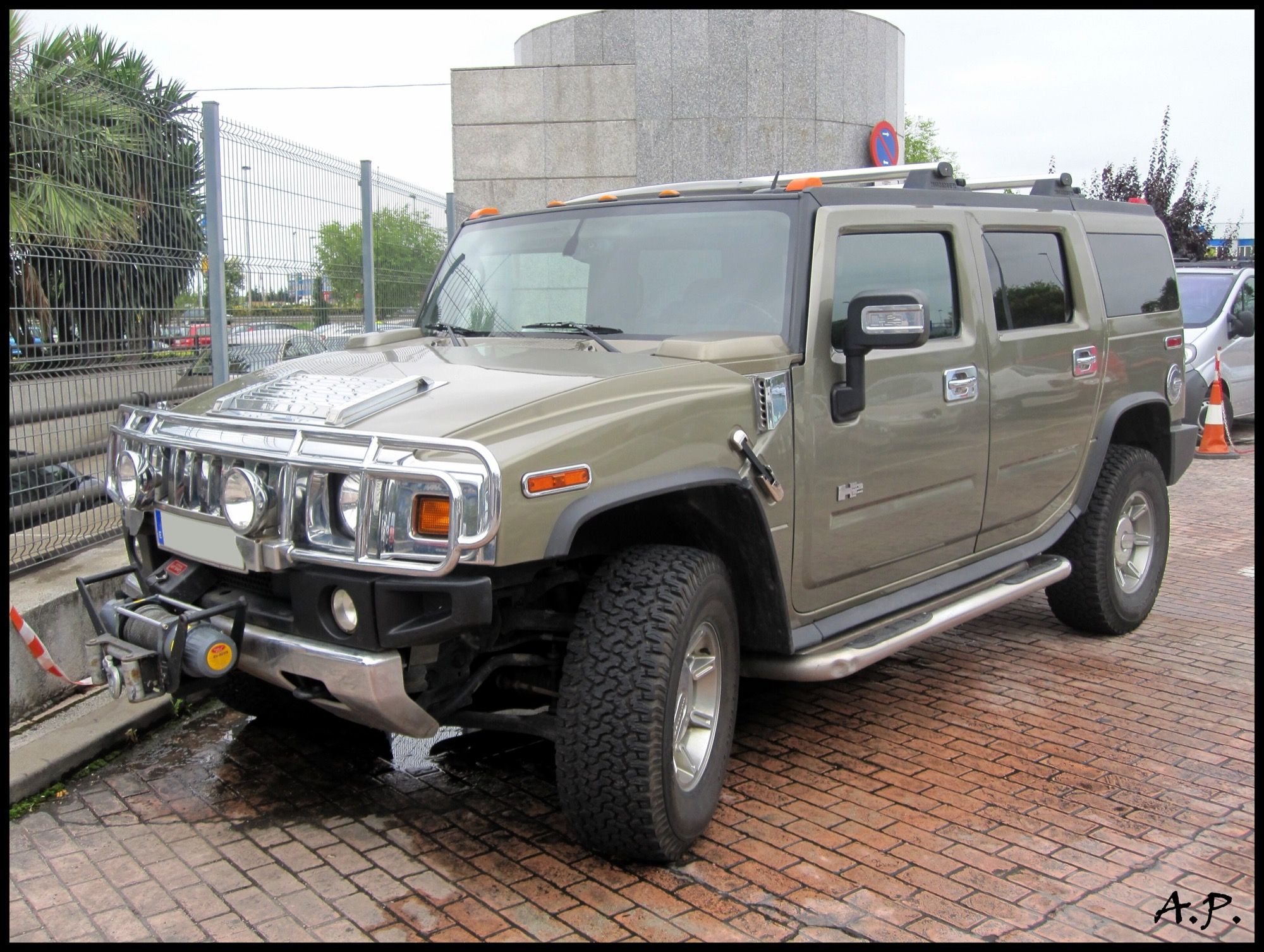 2006 Hummer H2 full-size SUV