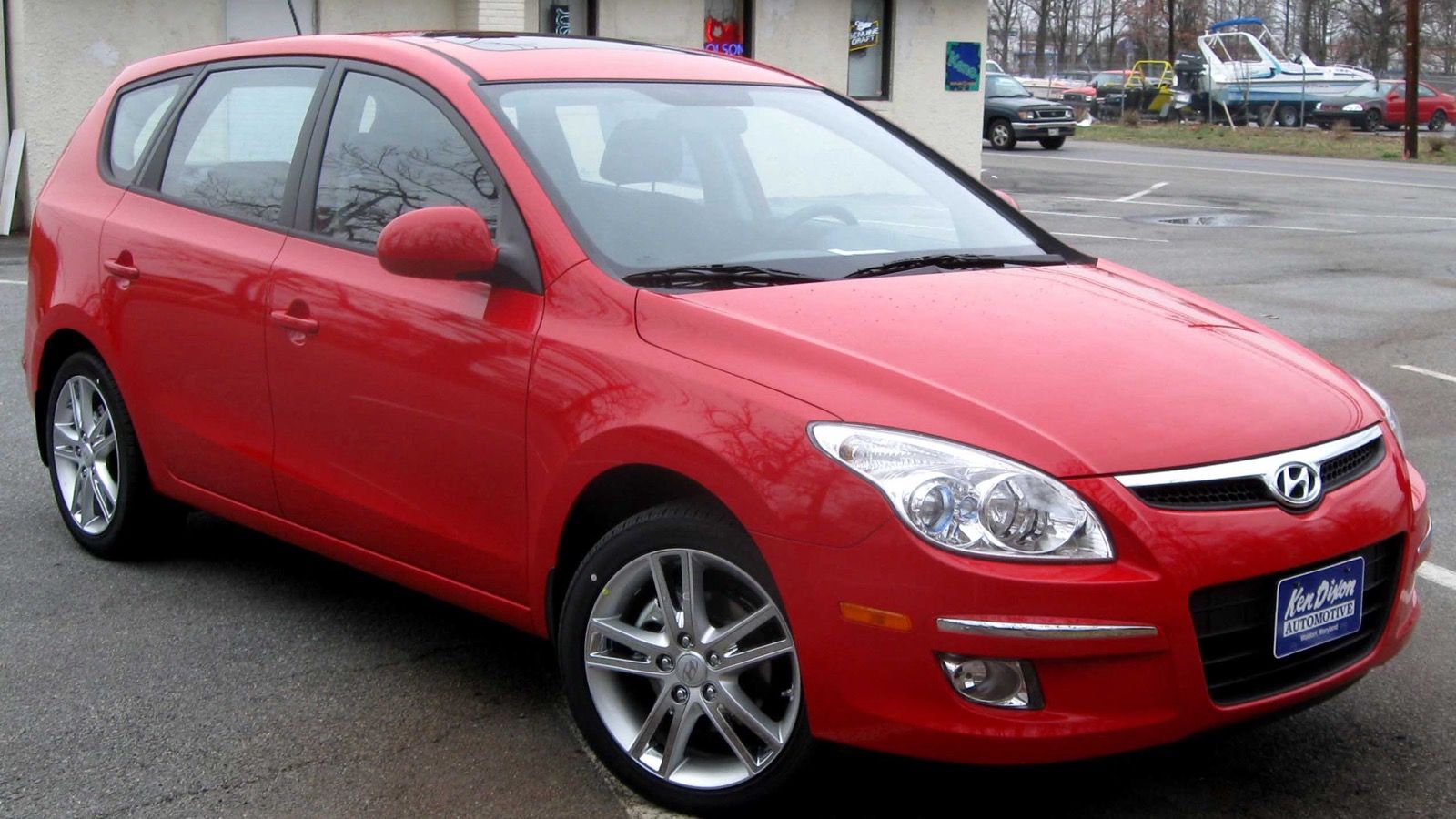 2009 Hyundai Elantra Touring — wagon, front three-quarter view