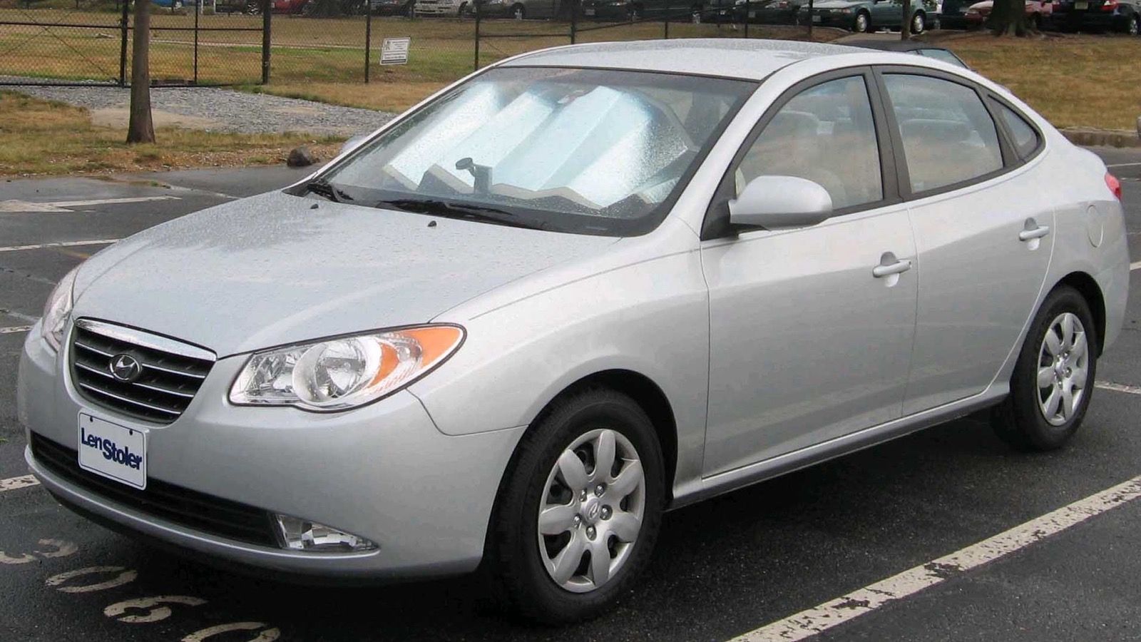 Fourth-generation Hyundai Elantra (HD) — sedan, front three-quarter view
