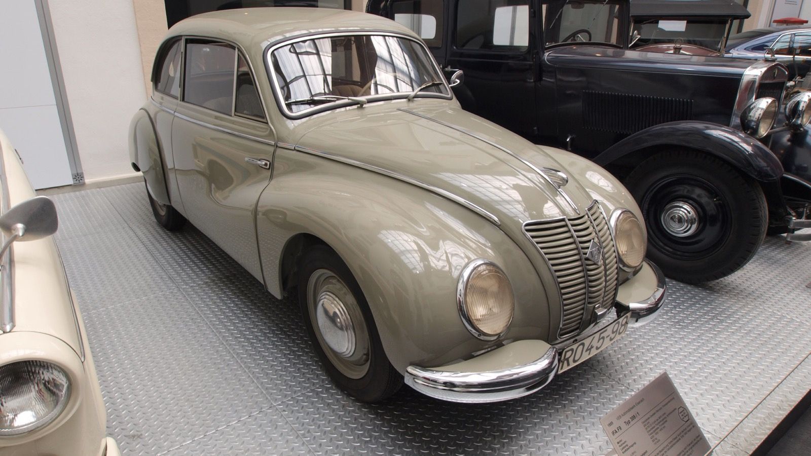 1955 IFA F9 Typ 309-1 saloon, built at Eisenach, seen from the front three-quarter angle.