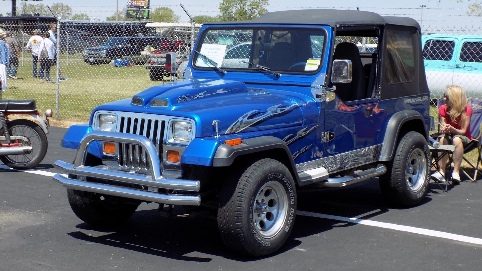 1990 Jeep Wrangler — exterior view