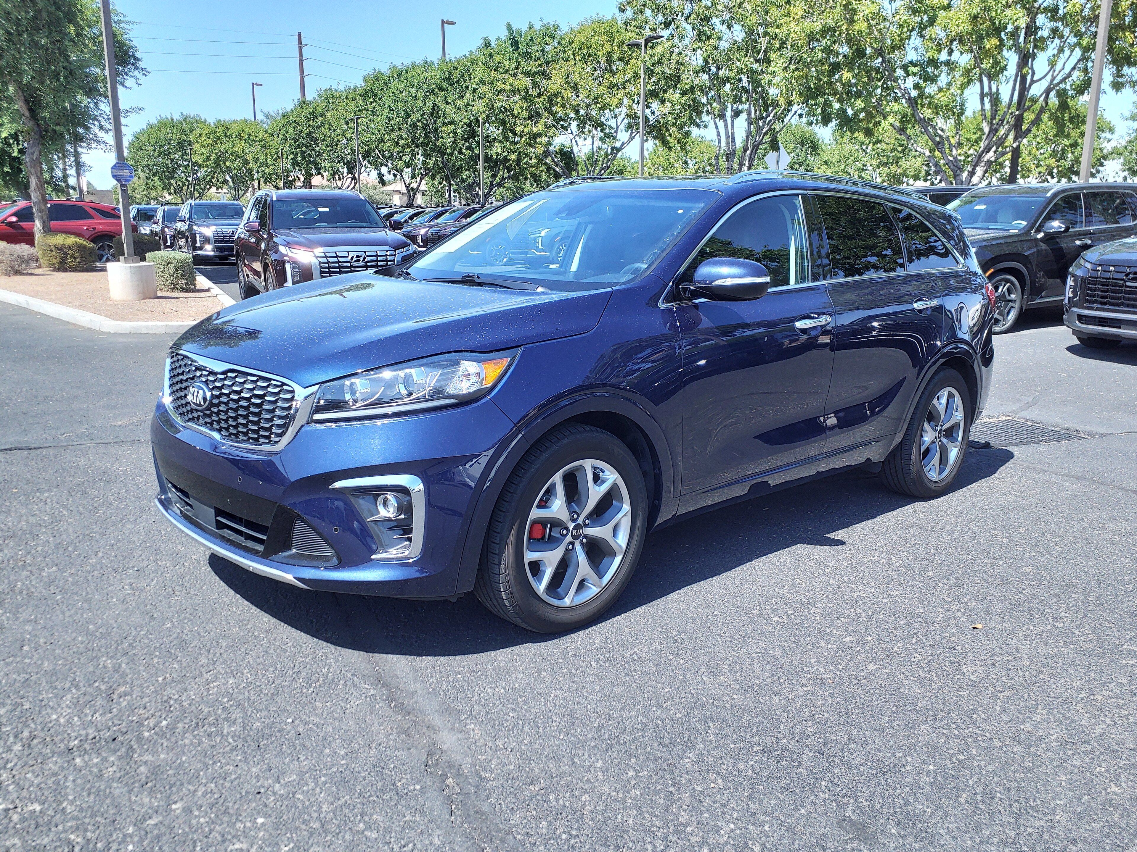 2019 Kia Sorento SX V6 four-door SUV, front three-quarter view