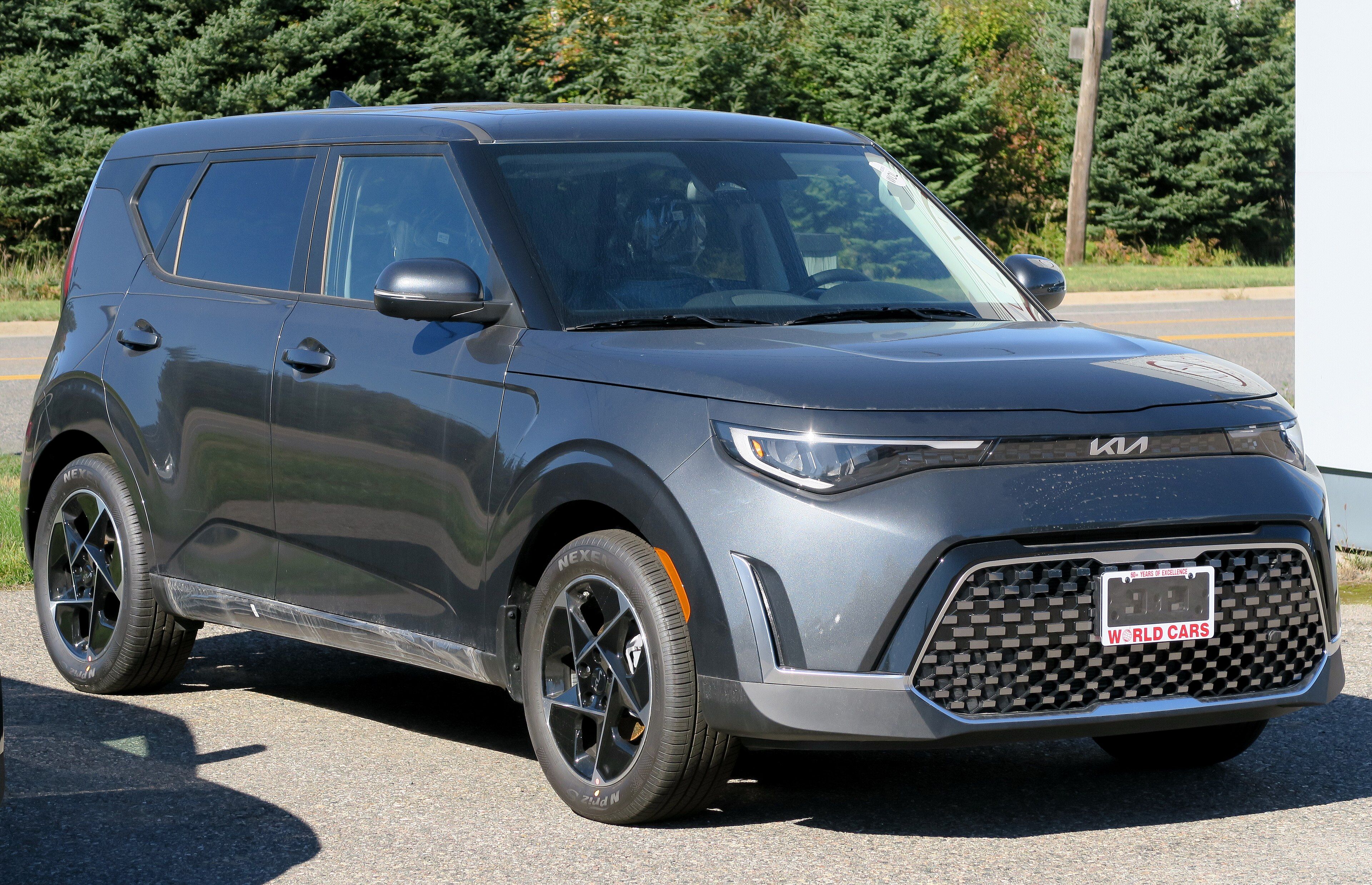 2025 Kia Soul EX+ in Gravity Grey, front three-quarter view
