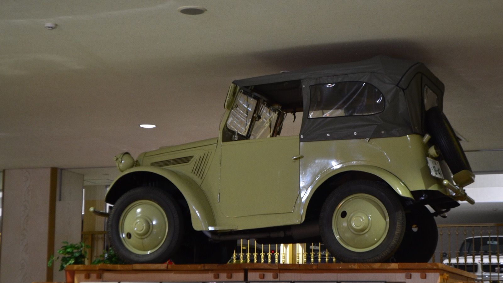 1941 Kurogane Type 95 Type B phaeton with soft top raised, side profile