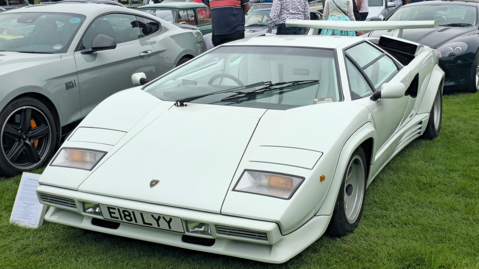 White 1988 Lamborghini Countach LP5000 Quattrovalvole, front three-quarter view