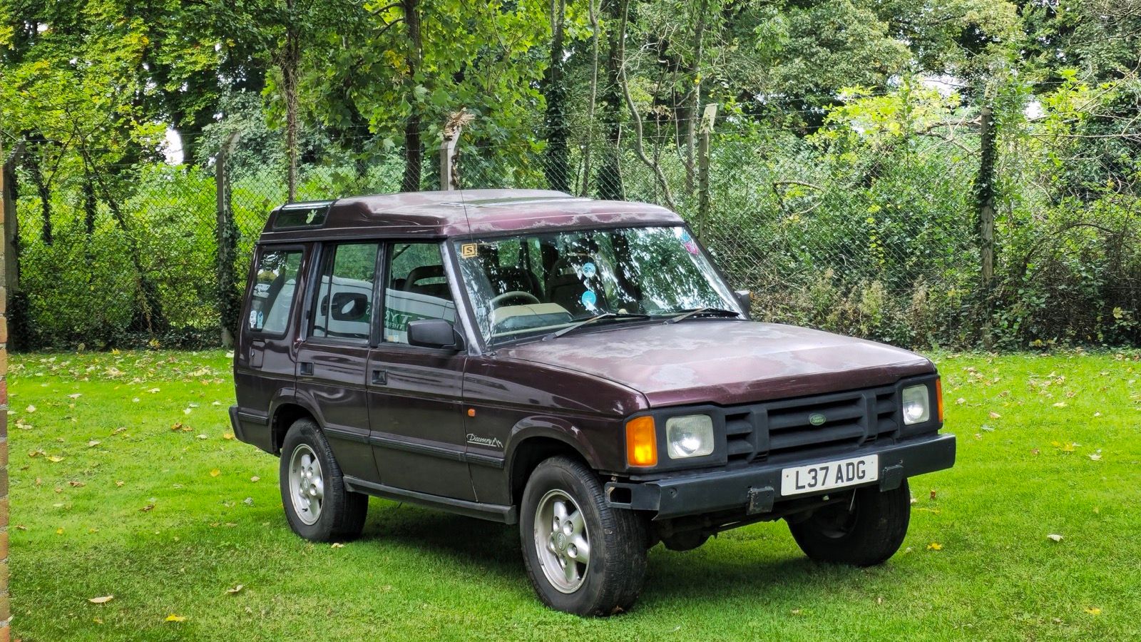 1994 Land Rover Discovery, side view