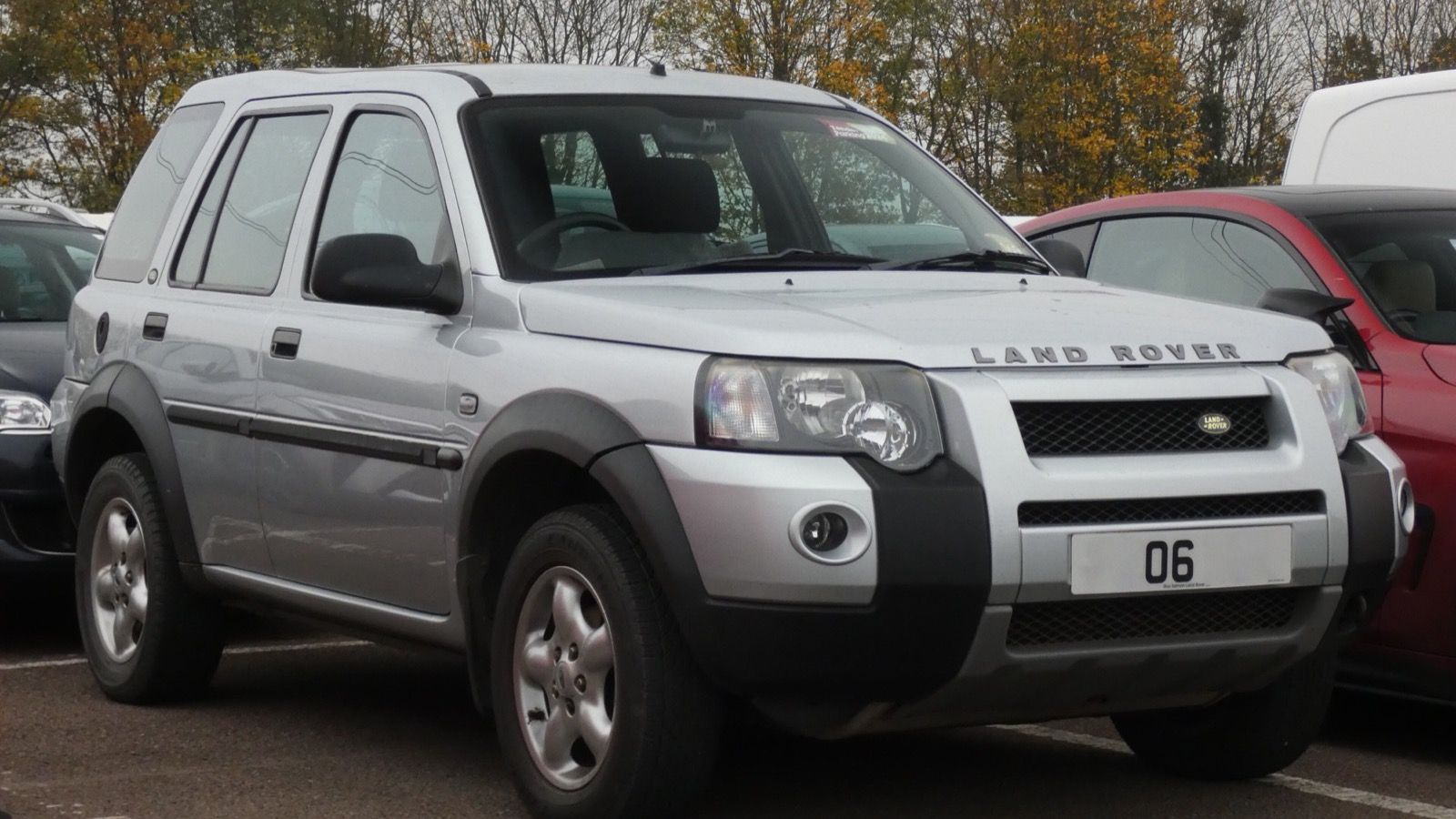 2006 Land Rover Freelander, front three-quarter view