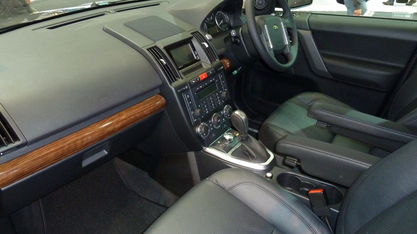 2010 Land Rover Freelander, side view