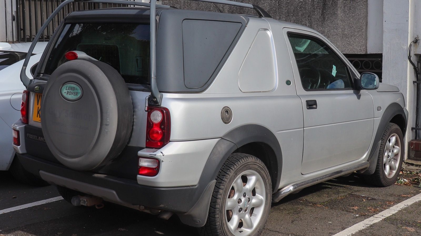 2005 Land Rover Freelander, side view