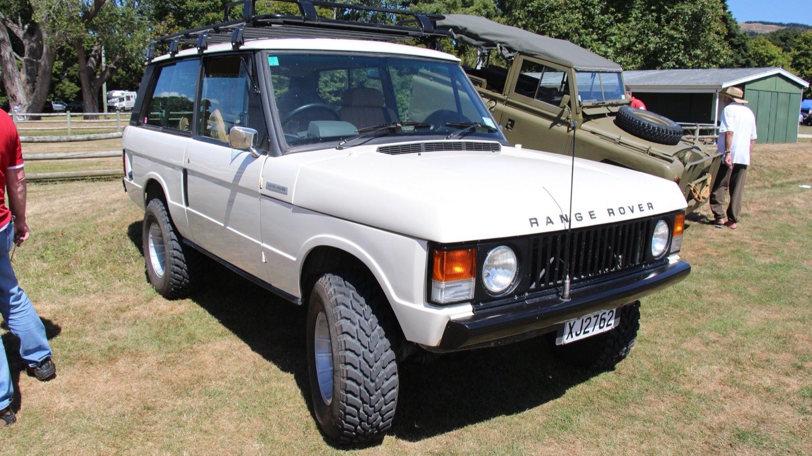 1974 Range Rover, side view